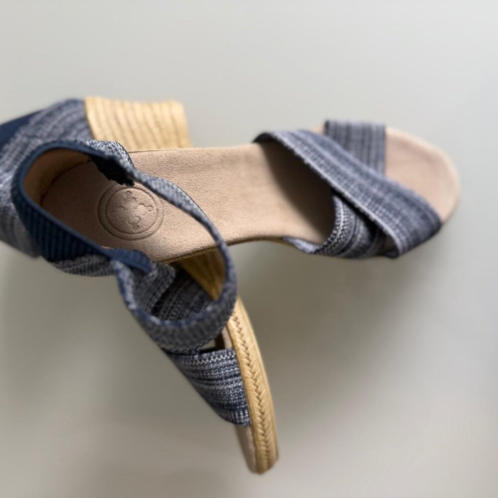 Charleston Shoe Co Denim Elastic Wedge Sandals Espadrille - Picture 2 of 3